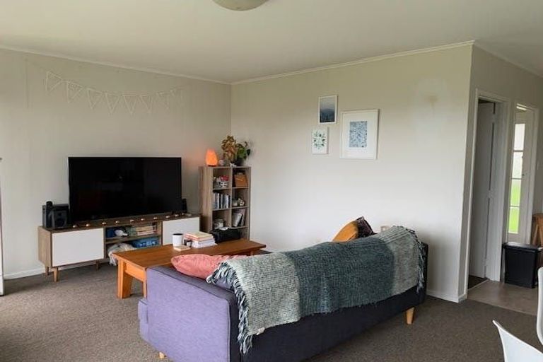 Photo of property in 2/4 Dewsbury Terrace, Castor Bay, Auckland, 0620