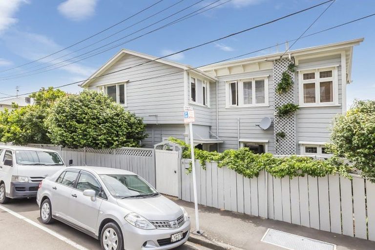Photo of property in 8 Park Street, Thorndon, Wellington, 6011