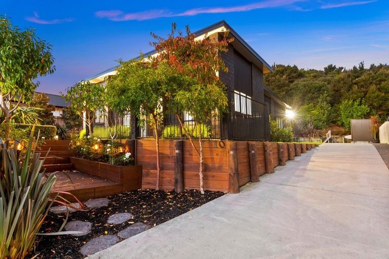 Photo of property in 10 Ellesmere Close, Pyes Pa, Tauranga, 3112