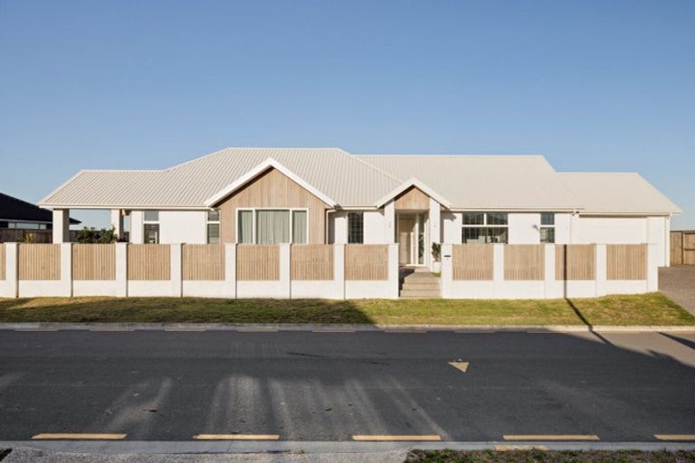 Photo of property in 4 Kuakua Close, Papamoa Beach, Papamoa, 3118