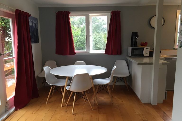 Photo of property in 35 Woodside Road, Massey, Auckland, 0614