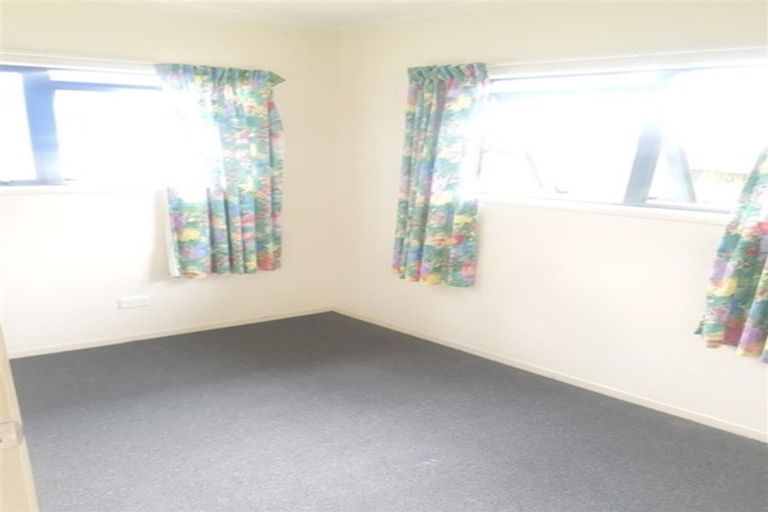 Photo of property in 35 Fruitvale Road, New Lynn, Auckland, 0600