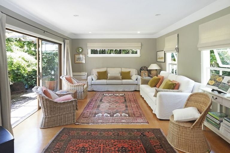 Photo of property in 87 Avonhead Road, Avonhead, Christchurch, 8042