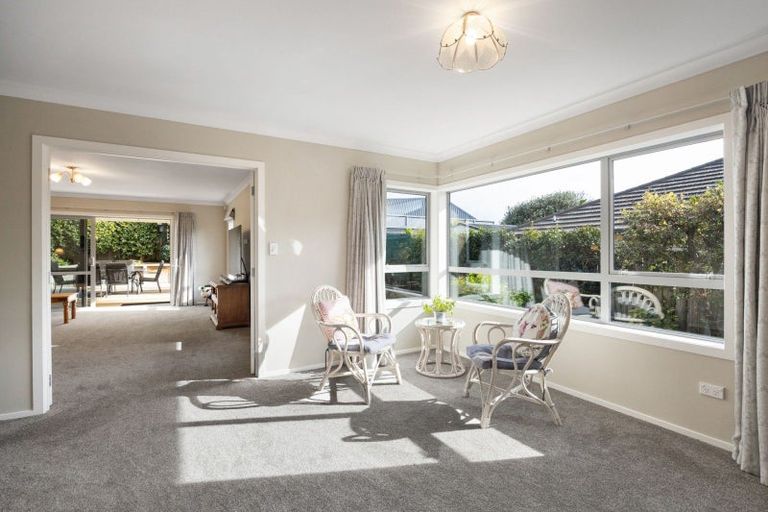 Photo of property in 15 Evergreen Rise, Grandview Heights, Hamilton, 3200