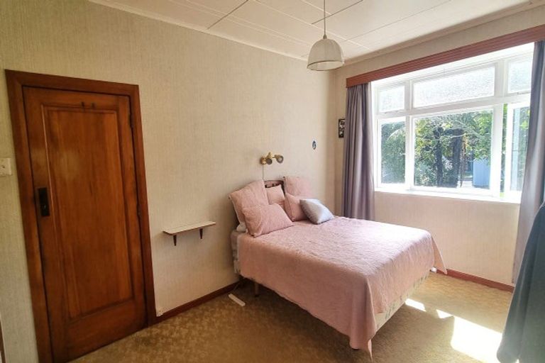 Photo of property in 100 Mcleavey Road, Ohau, Levin, 5570