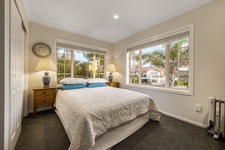 Photo of property in 7 Star Place, Cockle Bay, Auckland, 2014