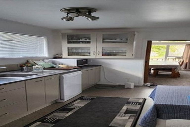 Photo of property in 31 Stott Avenue, Birkdale, Auckland, 0626