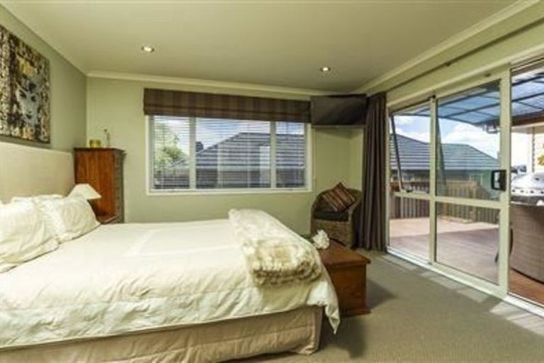 Photo of property in 27 Mural Place, Greenhithe, Auckland, 0632