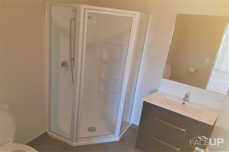 Photo of property in 2/22 Kerewhenua Crescent, Hobsonville, 0616