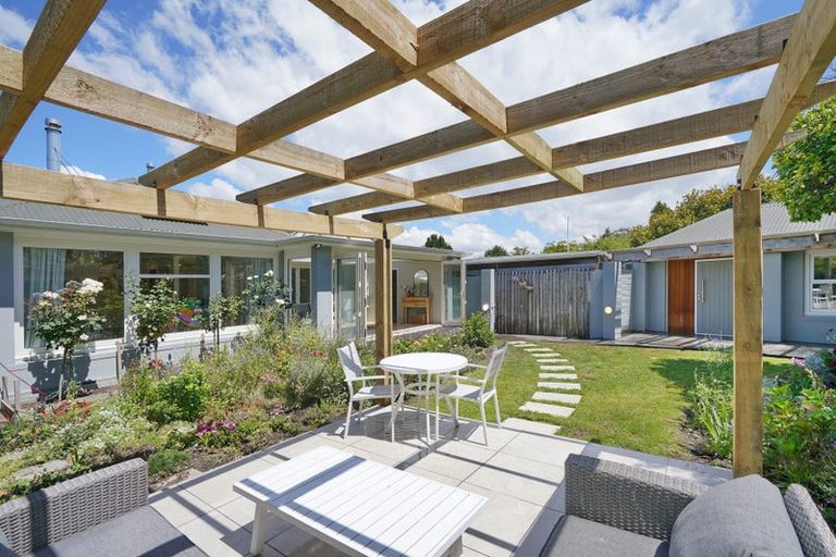 Photo of property in 17 Joyce Crescent, Ilam, Christchurch, 8041