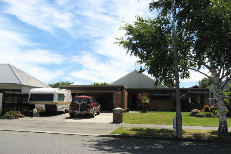 Photo of property in 105 Apsley Drive, Avonhead, Christchurch, 8042