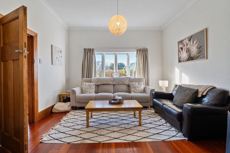 Photo of property in 56 Freyberg Street, Lyall Bay, Wellington, 6022