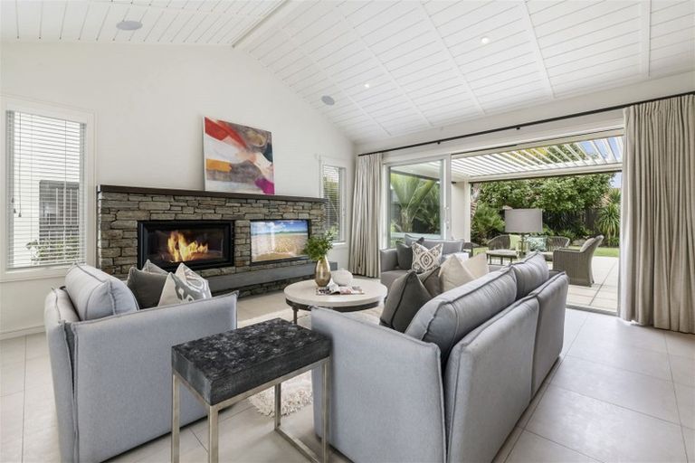 Photo of property in 6 Lombardia Way, Karaka, Papakura, 2113