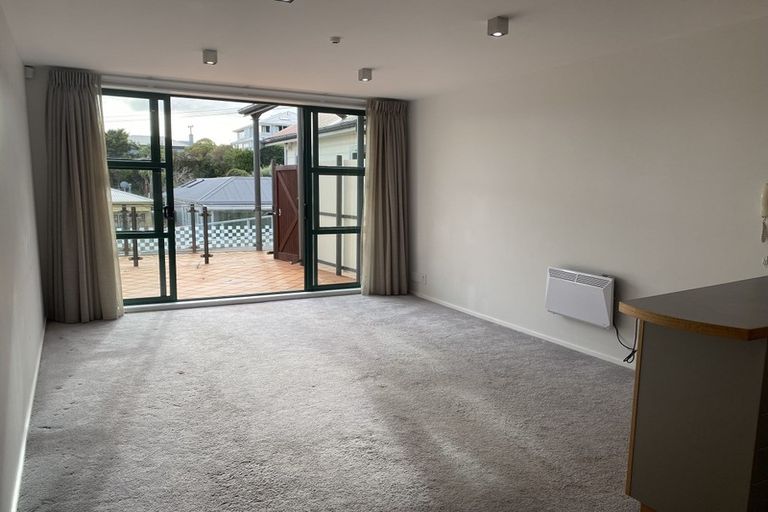 Photo of property in 50b Hawker Street, Mount Victoria, Wellington, 6011