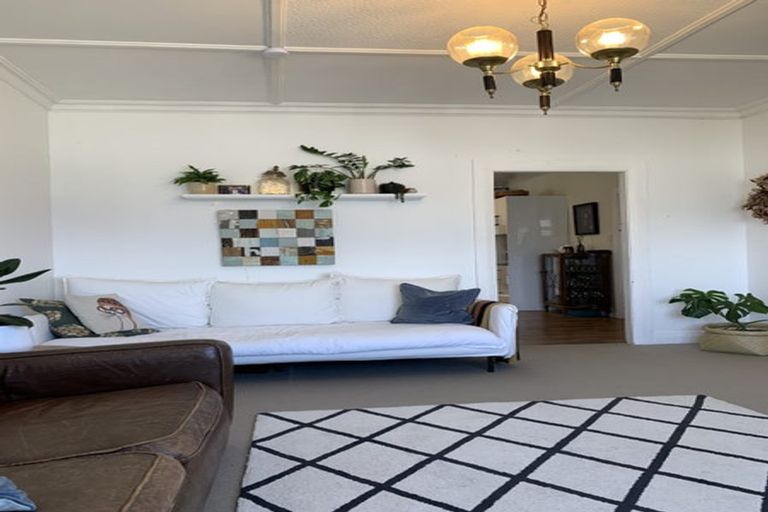 Photo of property in 22 Queens Drive, Kilbirnie, Wellington, 6022