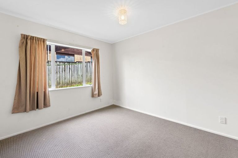 Photo of property in 2/30 Forest Hill Road, Henderson, Auckland, 0612