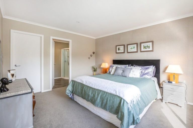 Photo of property in 16 Bluejacket Place, Whitby, Porirua, 5024