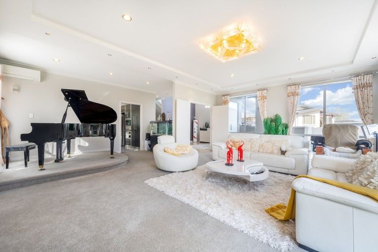 Photo of property in 7 Kinmont Rise, East Tamaki Heights, Auckland, 2016