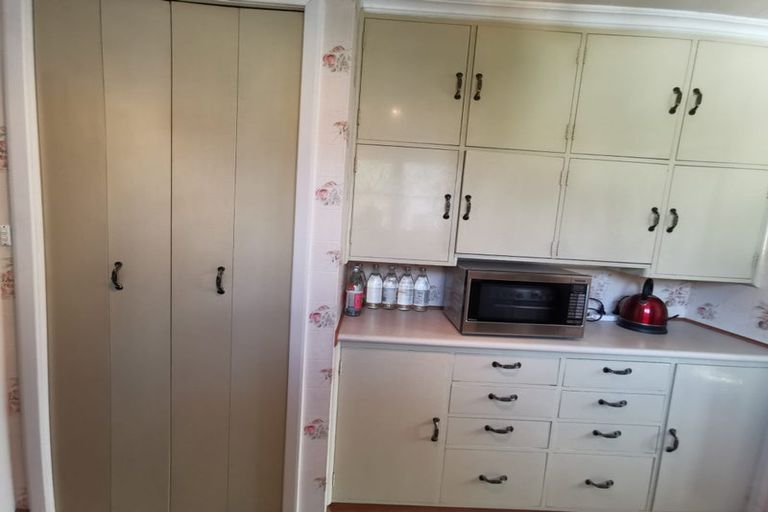 Photo of property in 219 Cambridge Terrace, Naenae, Lower Hutt, 5011