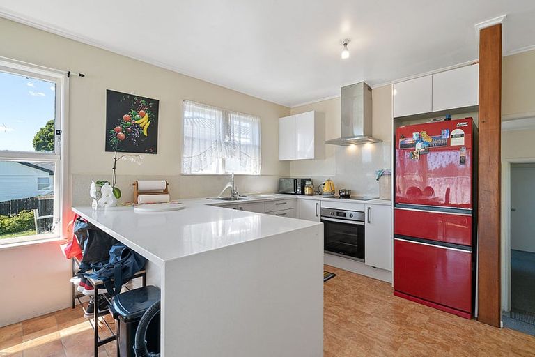 Photo of property in 15 Hobart Crescent, Wattle Downs, Auckland, 2103