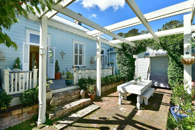 Photo of property in 2b Mcleod Street, Helensville, 0800