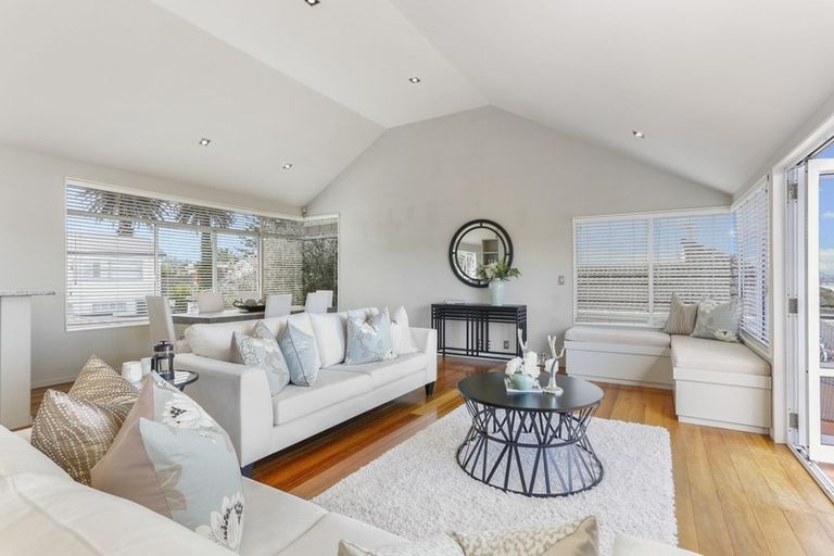 Photo of property in 2/43 Princes Street, Northcote Point, Auckland, 0627