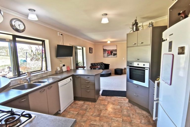 Photo of property in 151 Pukenamu Road, Te Horo, Otaki, 5581