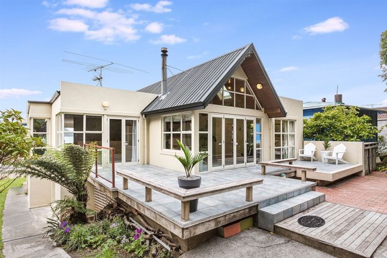 Photo of property in 13 Moana Road, Plimmerton, Porirua, 5026