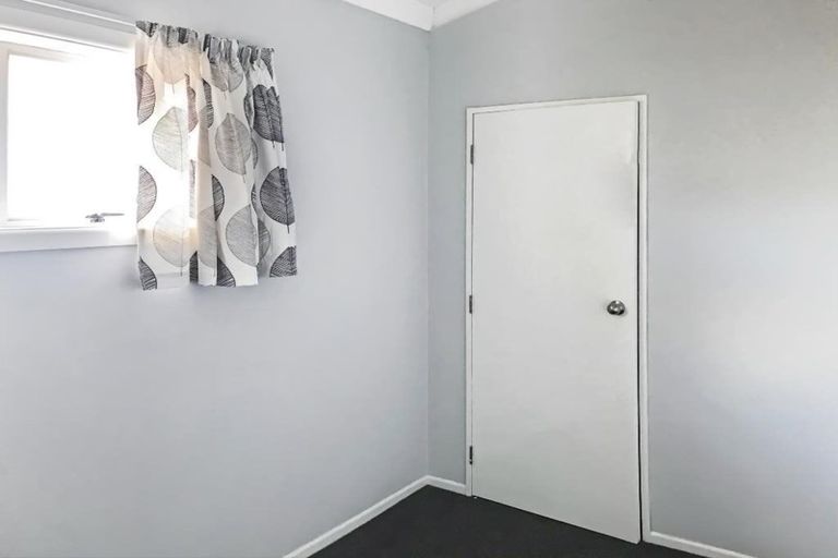 Photo of property in 42 Wynyard Crescent, Tamatea, Napier, 4112