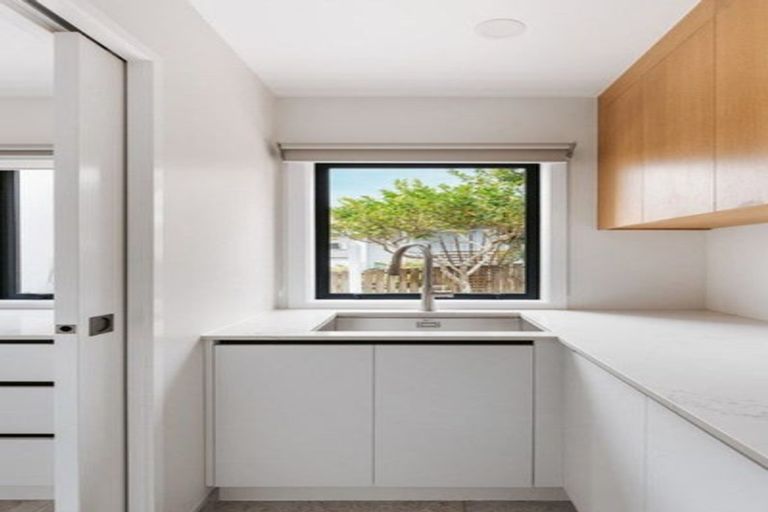 Photo of property in 1 Coppelia Avenue, Omokoroa, 3114