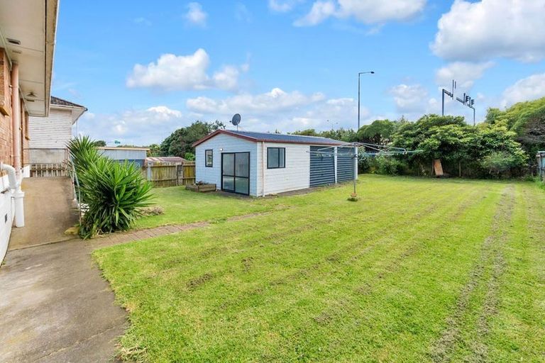 Photo of property in 10 Crawford Avenue, Mangere Bridge, Auckland, 2022