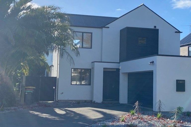 Photo of property in 32 Oakford Close, Riccarton, Christchurch, 8011