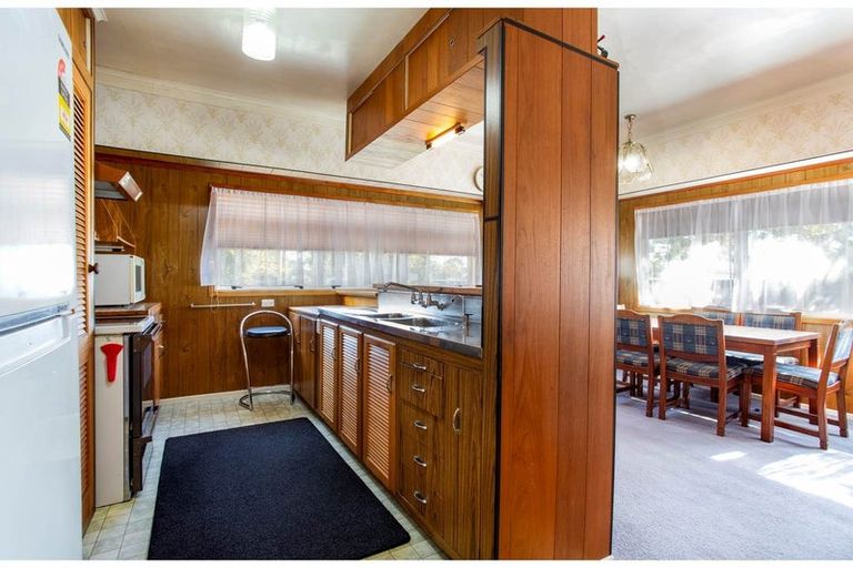 Photo of property in 20 Koromiko Street, New Lynn, Auckland, 0600