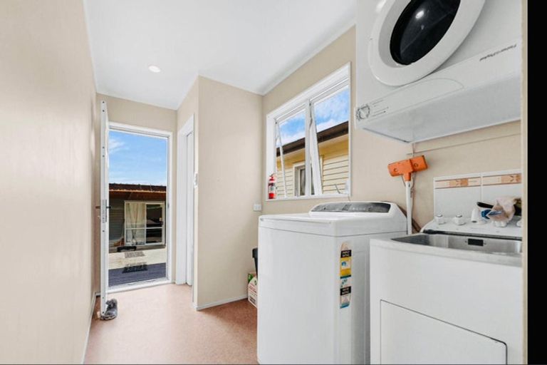 Photo of property in 9 Mcentee Street, Papakura, 2110