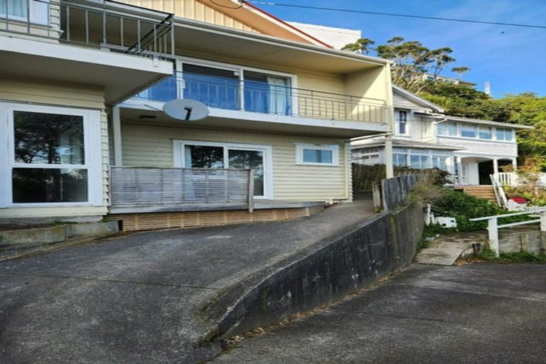 Photo of property in 43 Palliser Road, Roseneath, Wellington, 6011