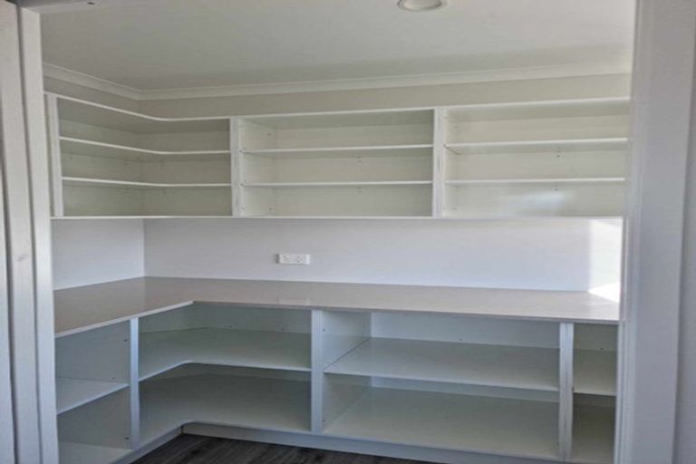 Photo of property in 10 Ronomor Place, Whitianga, 3510