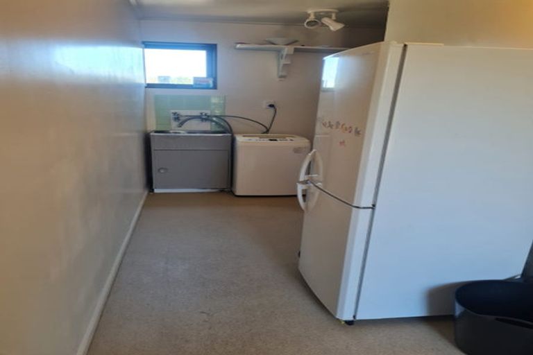 Photo of property in 2a Te Uruhi Grove, Paraparaumu, 5032