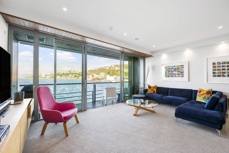 Photo of property in Clyde Quay Wharf, 2a/3 Clyde Quay Wharf, Te Aro, Wellington, 6011