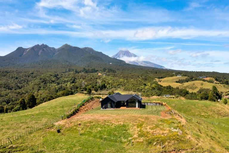 Photo of property in 791 Dover Road, Okato, New Plymouth, 4374