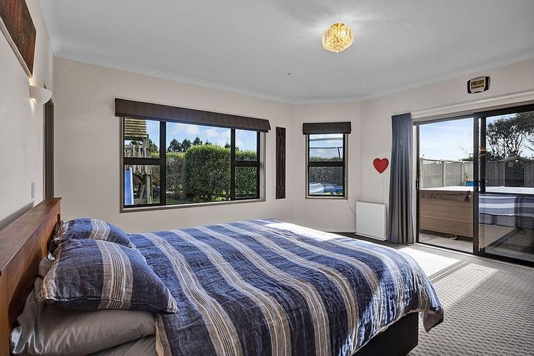 Photo of property in 393 Ketemarae Road, Normanby, Hawera, 4675