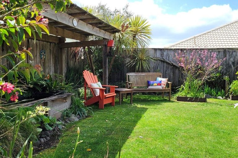 Photo of property in 39 Lakeside Drive, Orewa, 0931