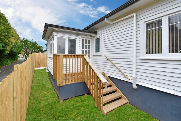 Photo of property in 79c Russell Road, Manurewa, Auckland, 2102