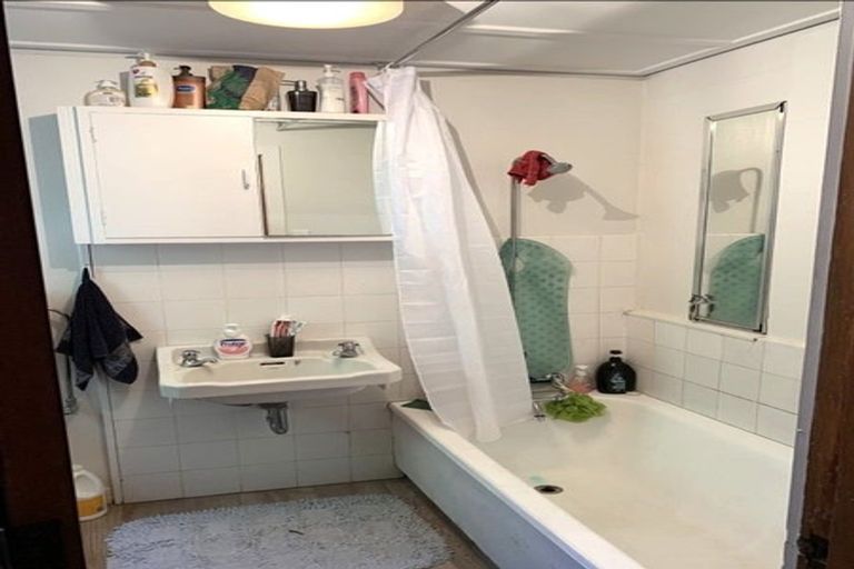 Photo of property in 2/12 Mcfaddens Road, St Albans, Christchurch, 8052