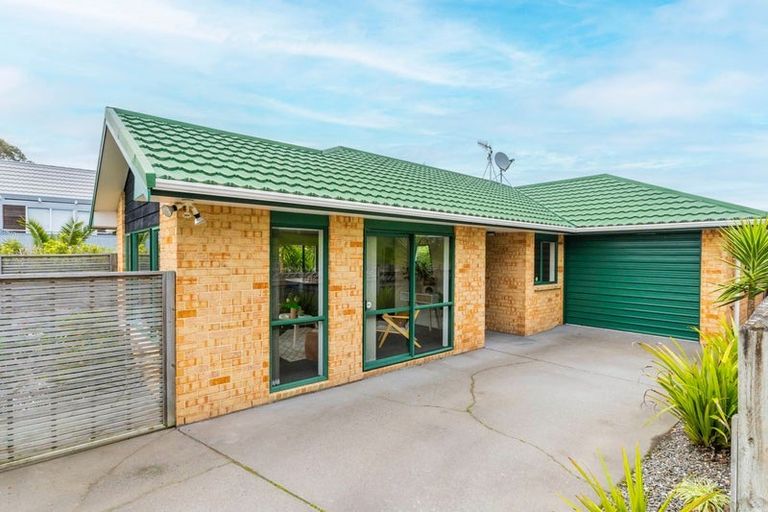 Photo of property in 20a Martin Road, Paraparaumu Beach, Paraparaumu, 5032