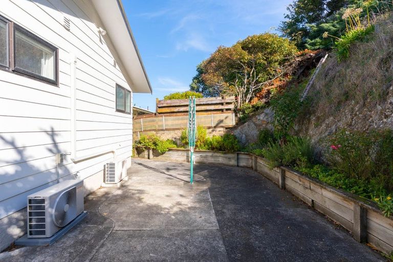 Photo of property in 64 Fyvie Avenue, Tawa, Wellington, 5028