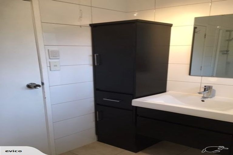 Photo of property in 355 Pakuranga Road, Pakuranga Heights, Auckland, 2010