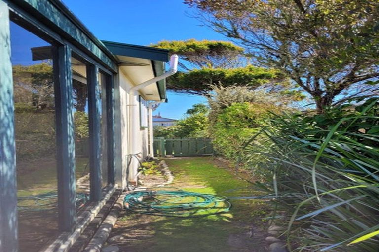 Photo of property in 9 Coates Street, Westport, 7825