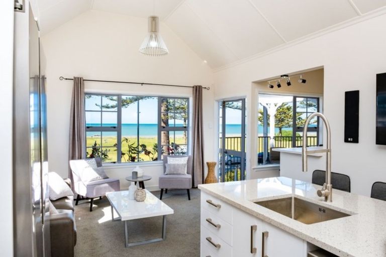 Photo of property in 503 Marine Parade, Napier South, Napier, 4110