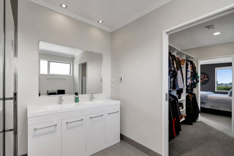 Photo of property in 18 Parkvue Drive, Bell Block, New Plymouth, 4312