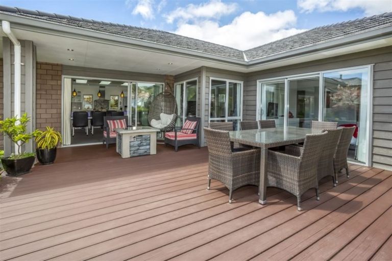 Photo of property in 19 Flotilla Place, Whitby, Porirua, 5024